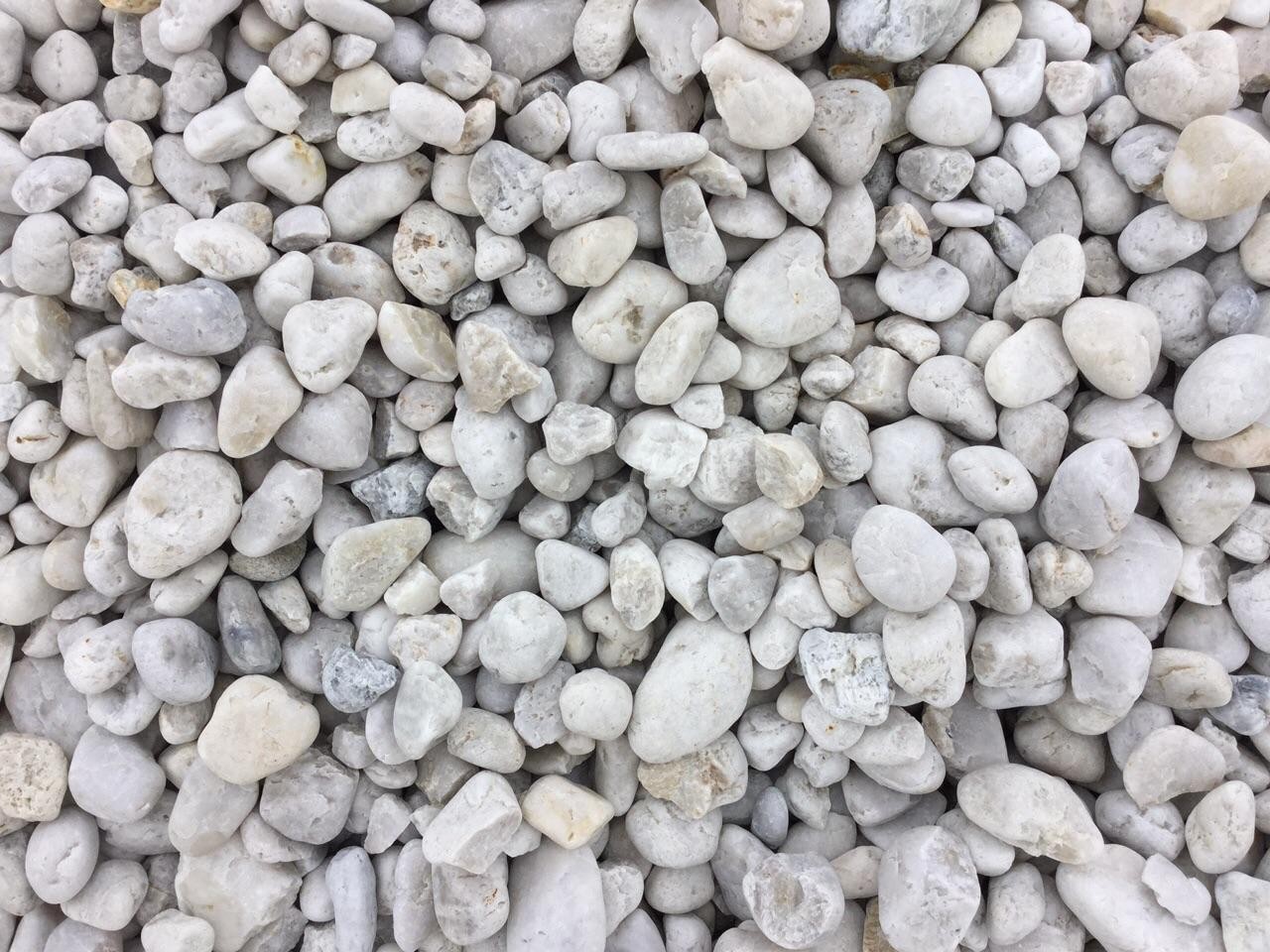 White Quartz 20–40mm stones