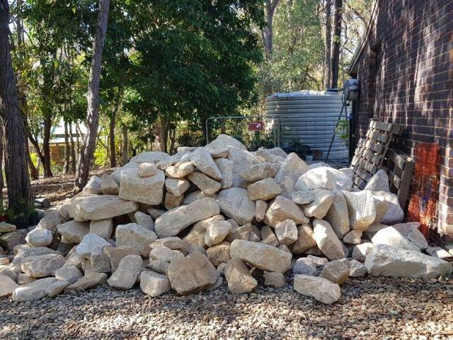 Sandstone hammered manhandable blocks for retaining walls Brisbane
