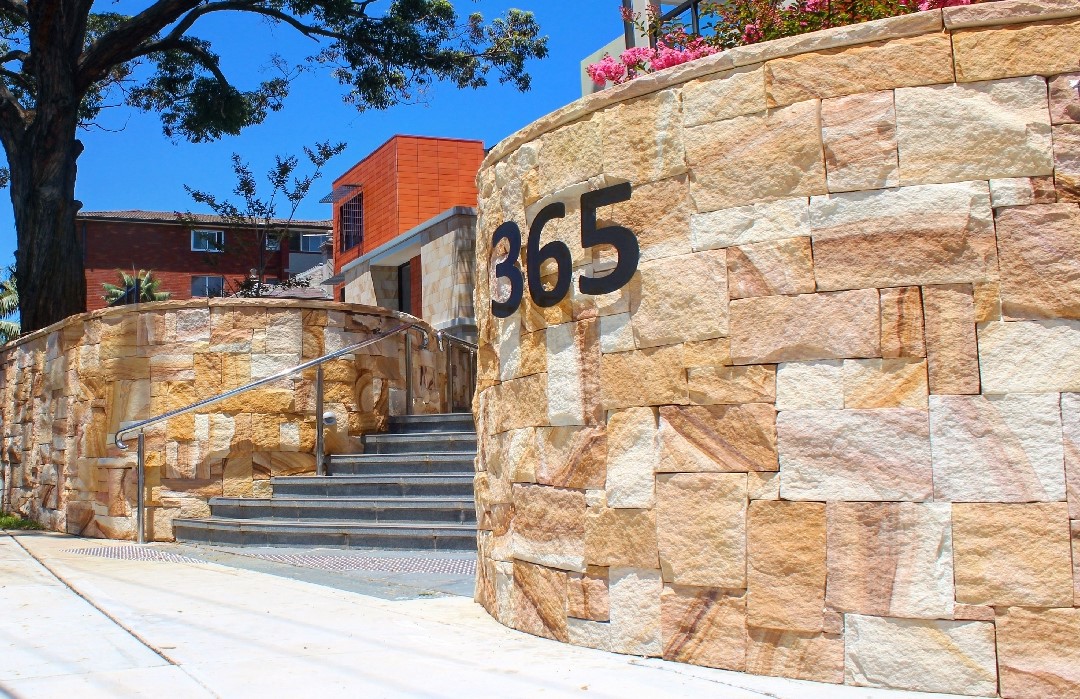 Colonial Banded sandstone cladding detail natural stone texture