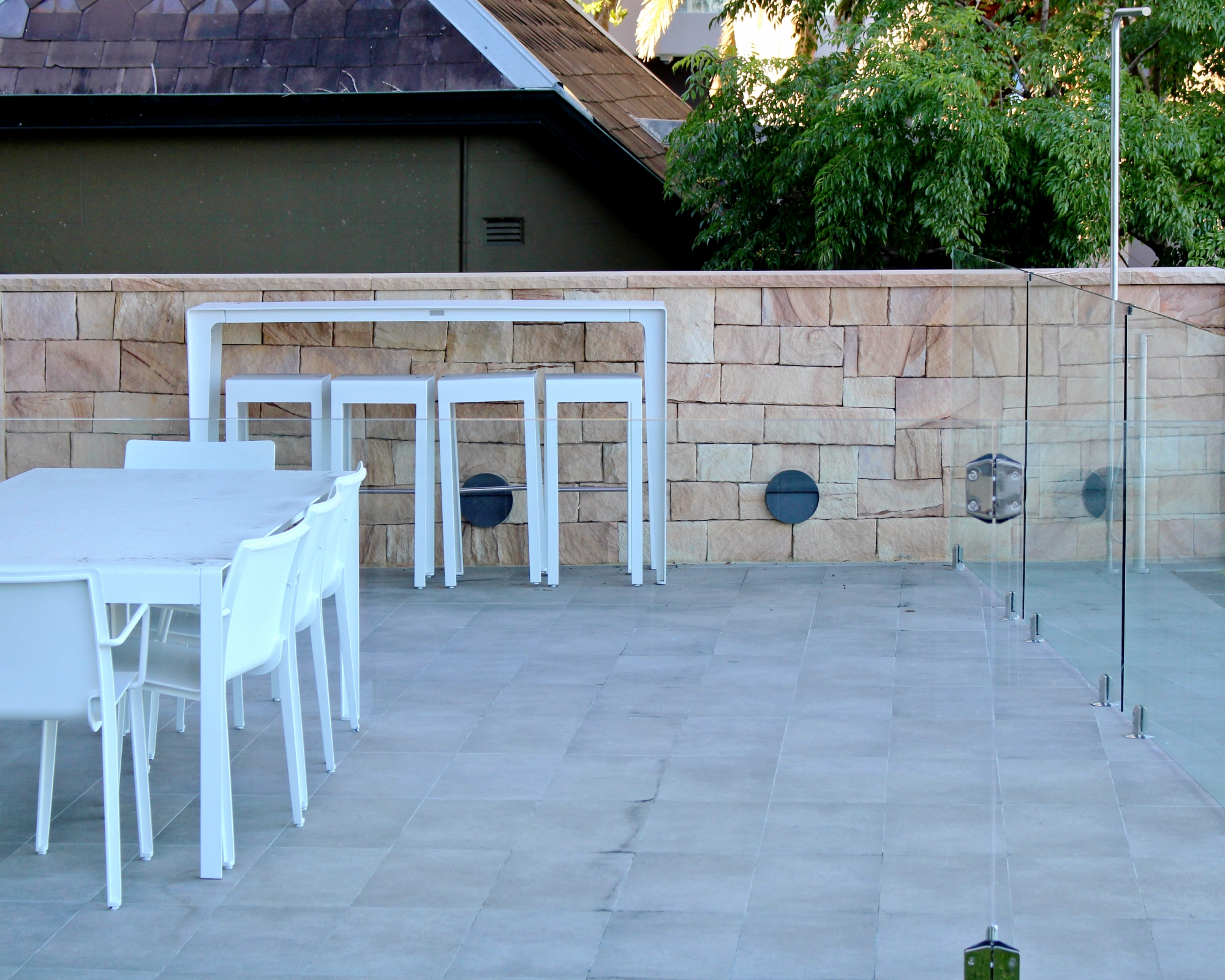 Colonial Ranch sandstone cladding feature wall project