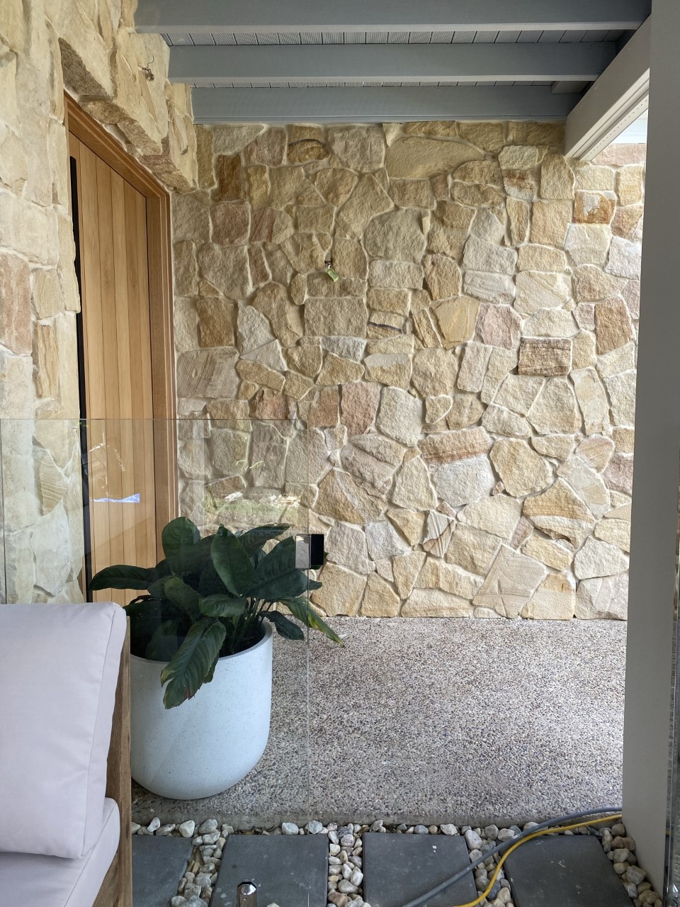Irregular Banded stone cladding exterior feature wall