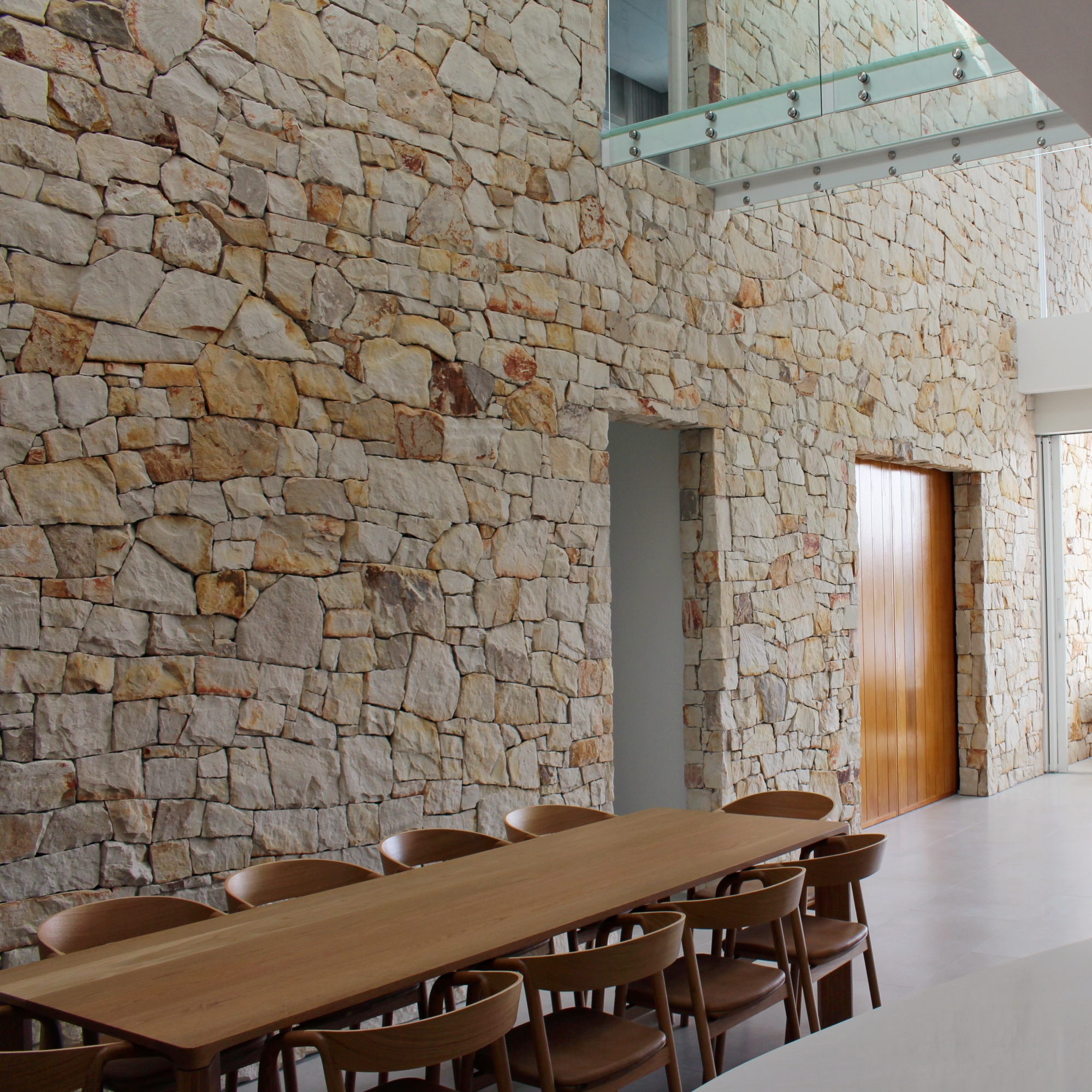Irregular Burnie sandstone cladding residential entry Gold Coast