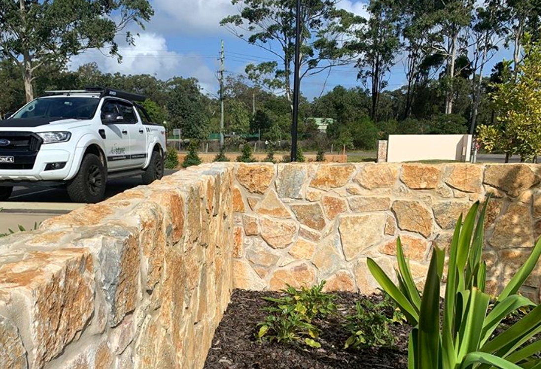 Laverton irregular walling stone limestone detail