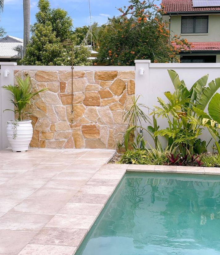 Ranch irregular walling residential landscape project