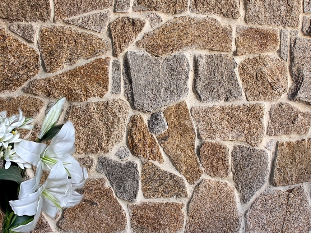 Irregular Tilpa granite cladding mixed stone texture