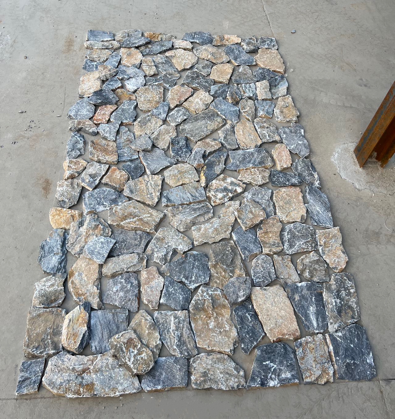 Irregular Wagin limestone cladding feature wall detail