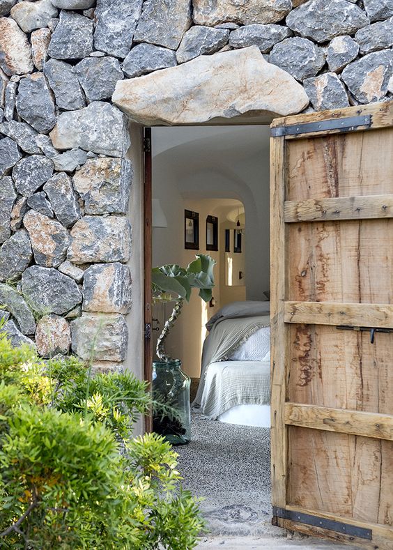 Irregular Wagin limestone cladding natural stone texture