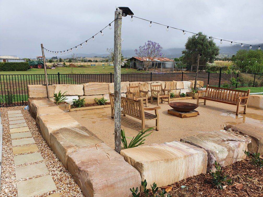 Finished sandstone retaining walls project using B Grade 2-4 sawn sided blocks