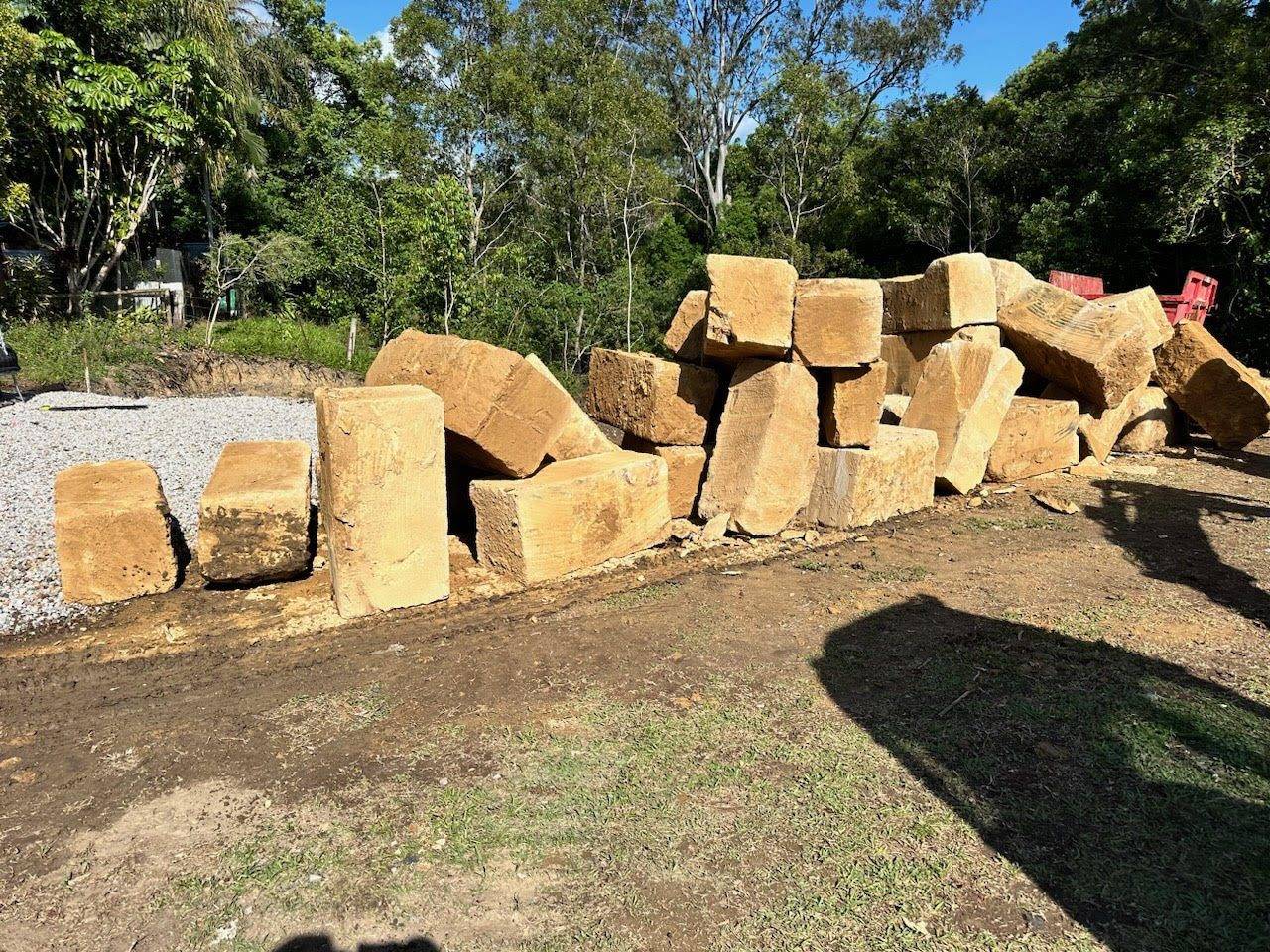 BGS 4-5 sawn sides sandstone block for retaining walls Brisbane BGS 4-5 sawn sides sandstone block for retaining walls Brisbane