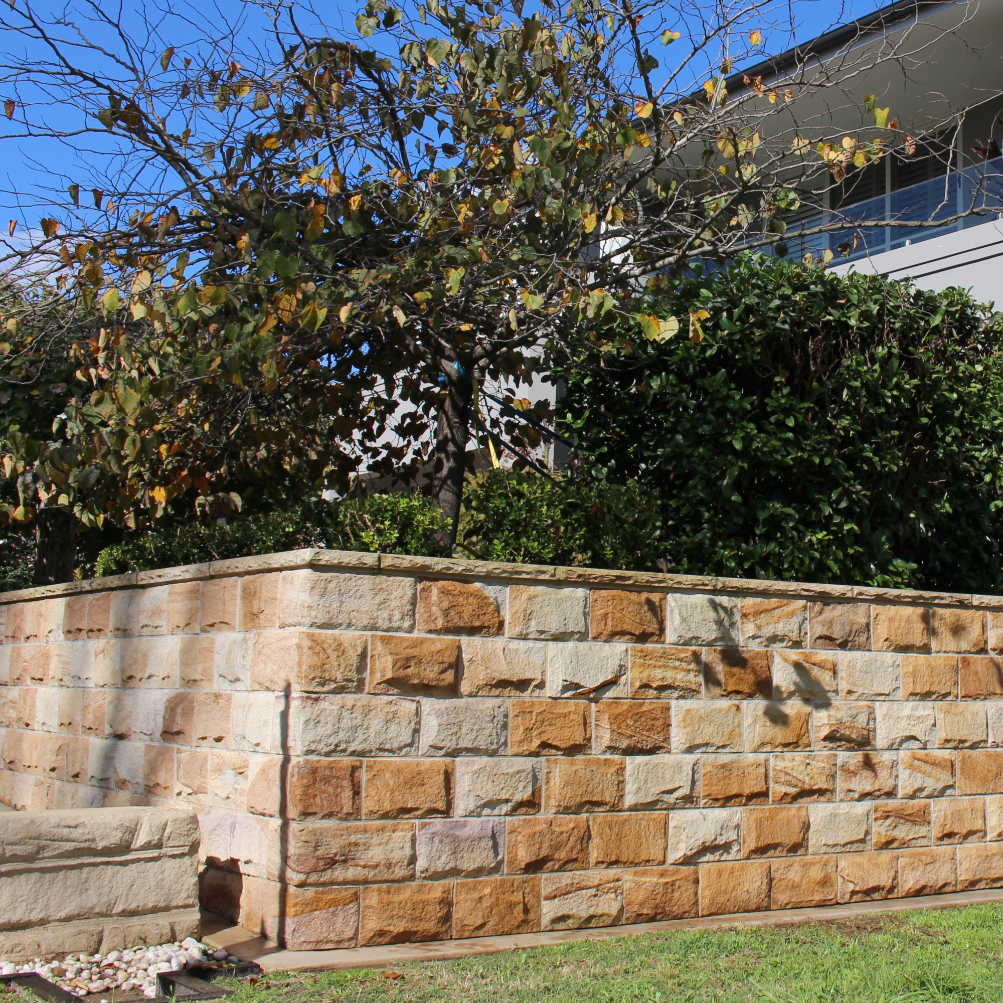 Rockfaced Banded sandstone cladding Regentville project