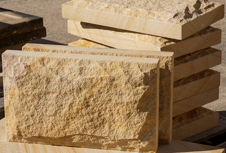 Rockfaced Banded sandstone wall cladding residential project