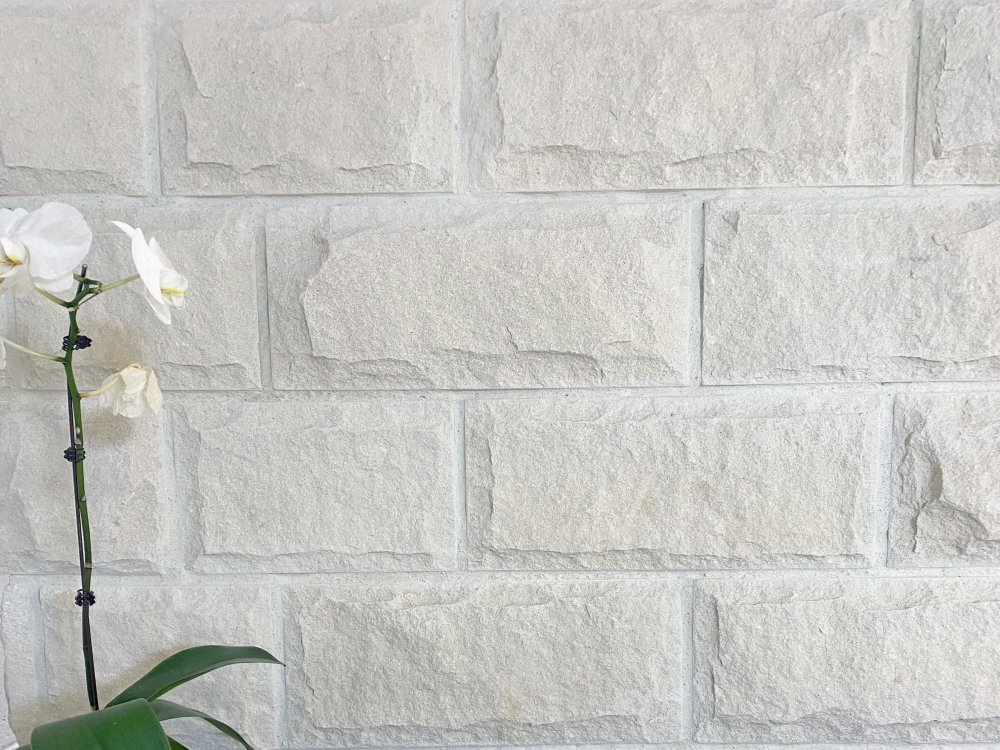 Rockfaced Foster sandstone walling Newstead showroom